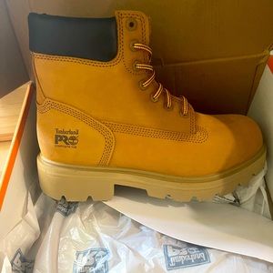 Timberland boots compisite toe brand new never worn.